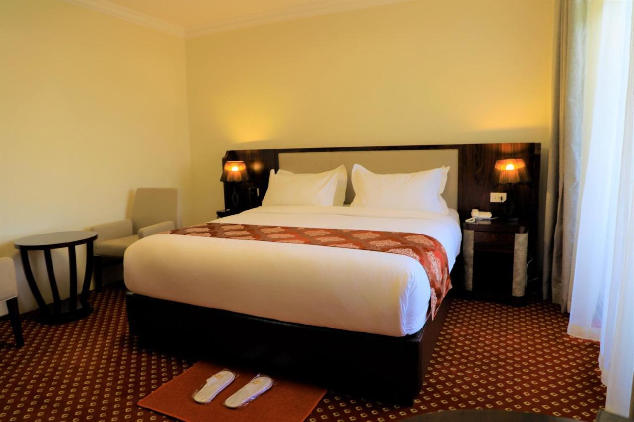 Tewodros Belay International Hotel Lege T'afo Buitenkant foto