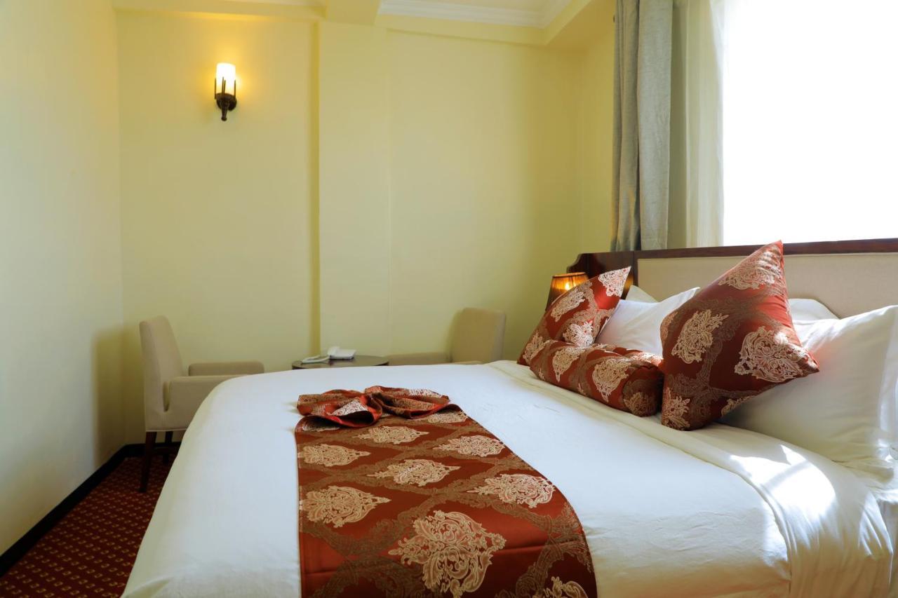 Tewodros Belay International Hotel Lege T'afo Buitenkant foto