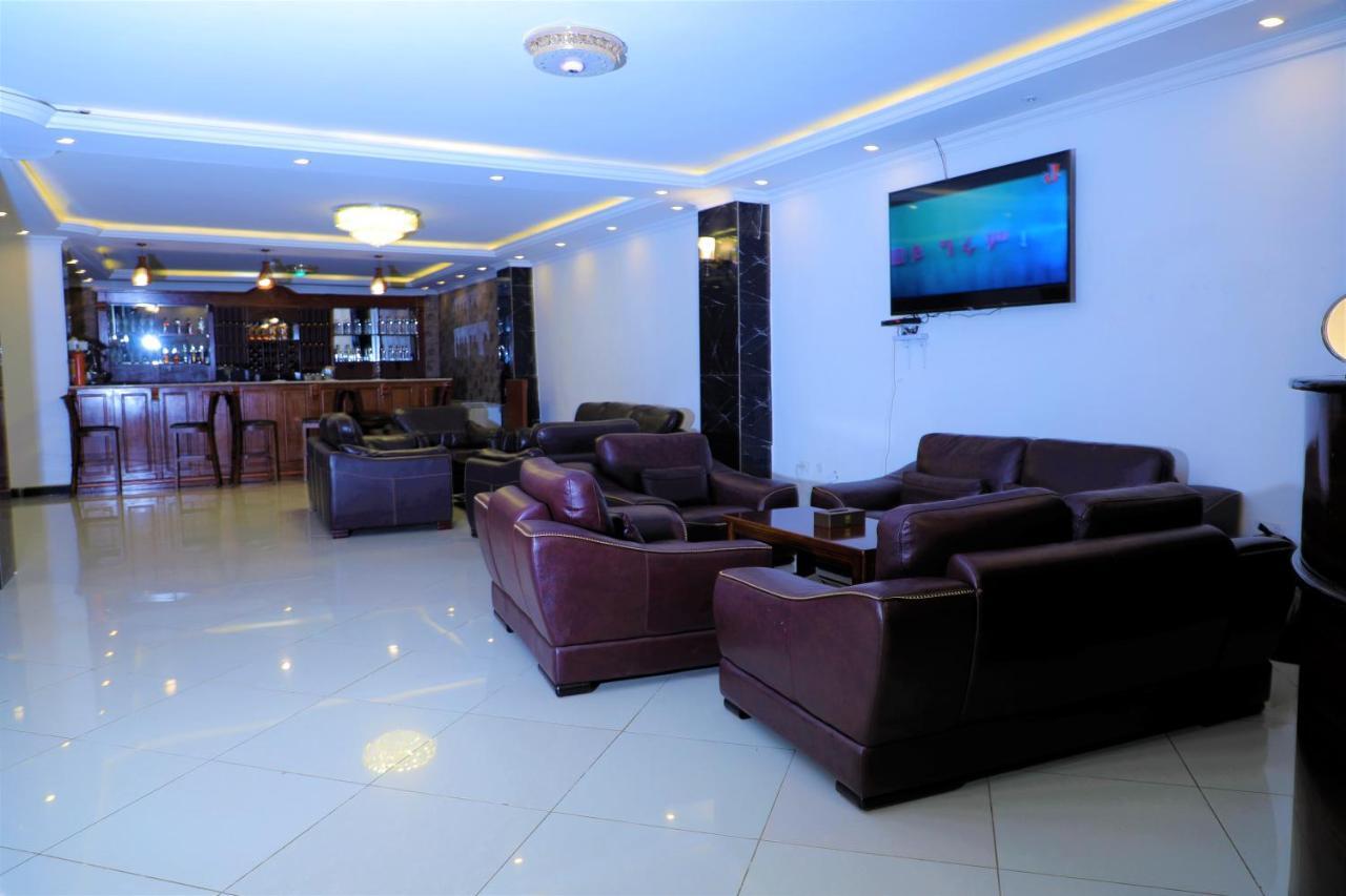 Tewodros Belay International Hotel Lege T'afo Buitenkant foto